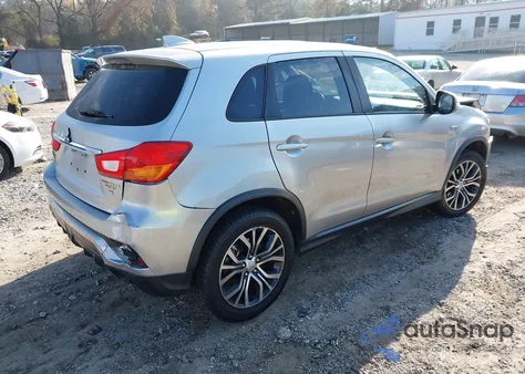 2018 Mitsubishi Outlander Sport 2.4 Se z USA, uszkodzony, nr VIN JA4AP3AW2JU013955